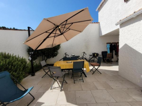 Villa 4 chambres près de la plage avec parking à La Palmyre - FR-1-705-95